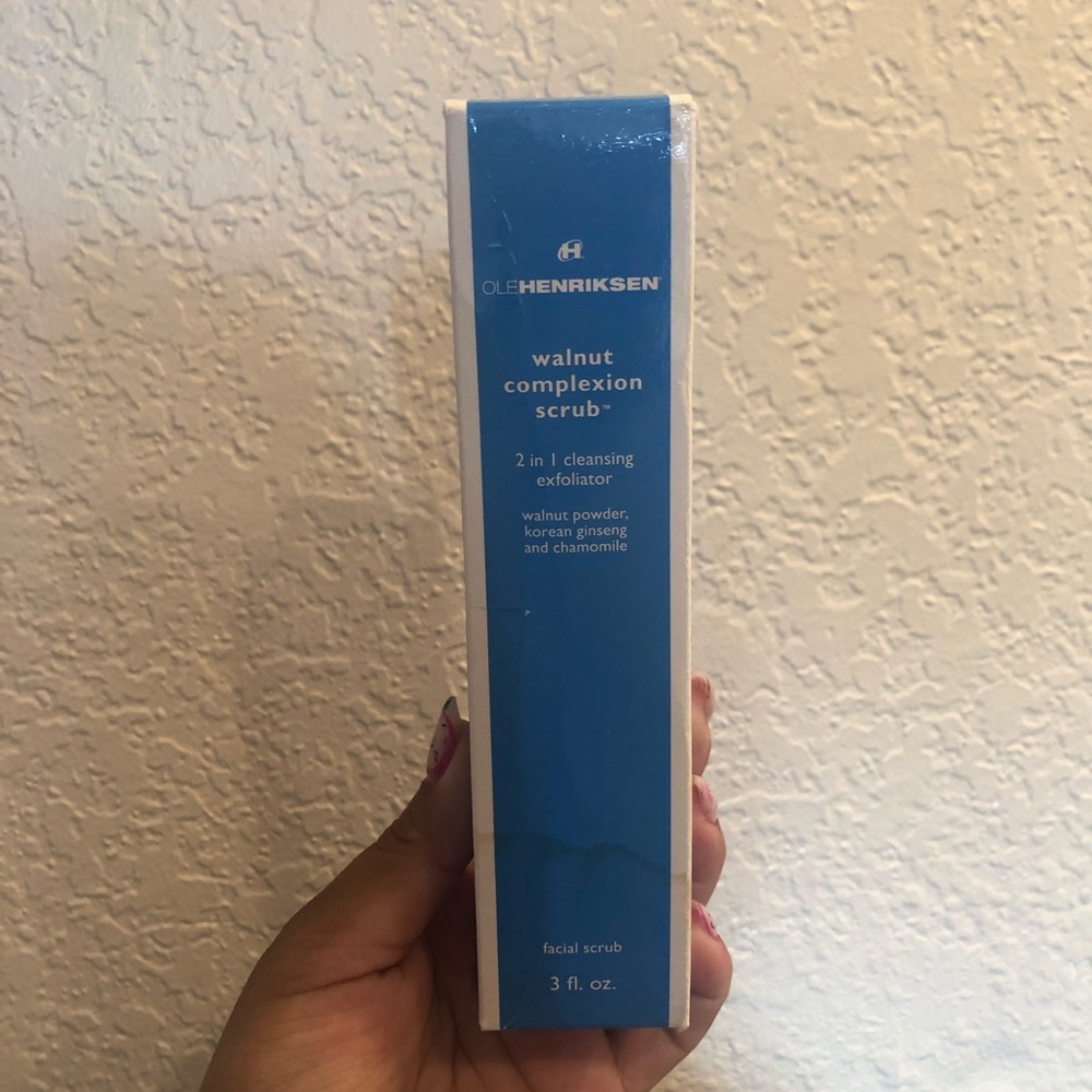*BRAND NEW* Olehenriksen Walnut Complexion Scrub